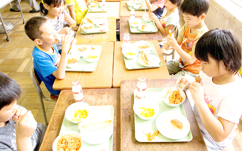 学校給食